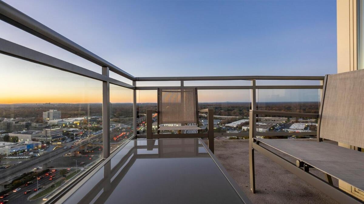 Hala Tysons Aparthotel McLean Exteriör bild